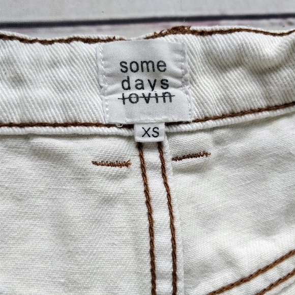 SOMEDAYS LOVIN' White Ripped Boyfriend Jeans XS - Picture 4 of 8